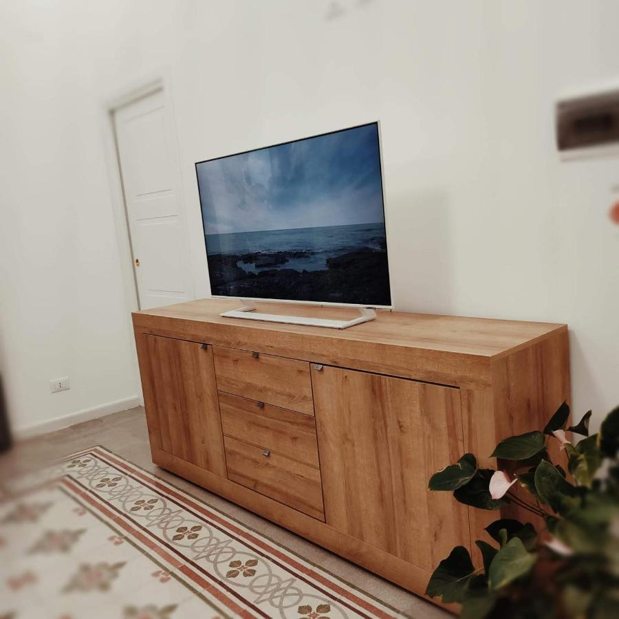 Piazza Vittoria Apartment คารินิ ภายนอก รูปภาพ