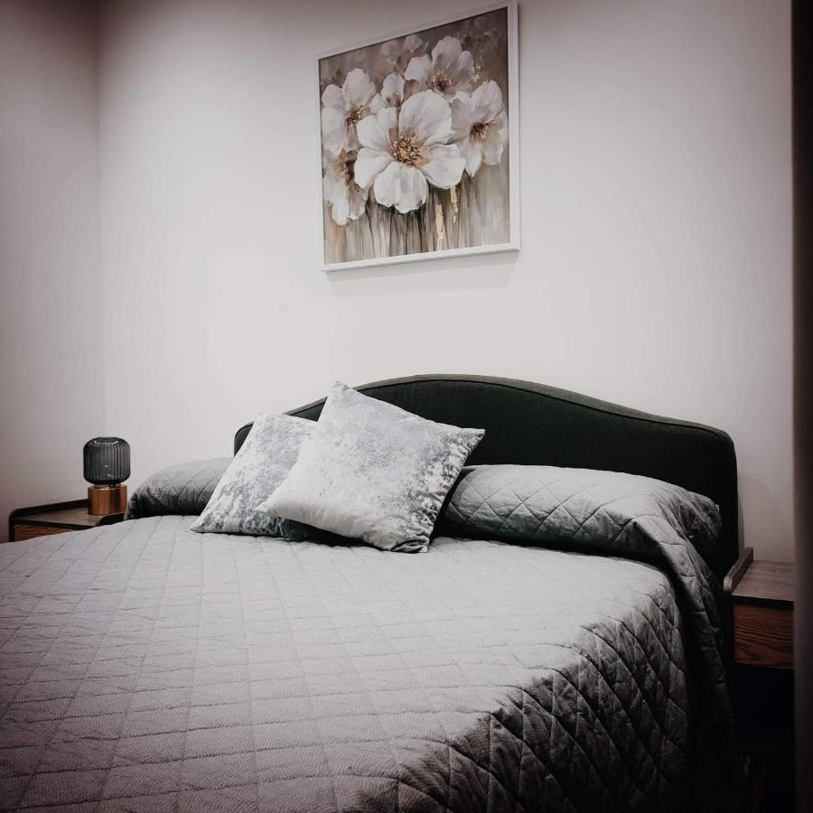 Piazza Vittoria Apartment คารินิ ภายนอก รูปภาพ